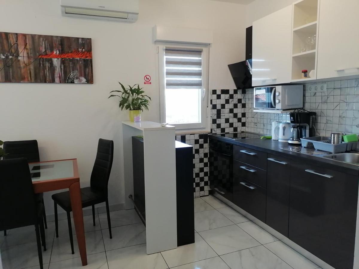 Apartment Lavanda Nova Razanj Bagian luar foto